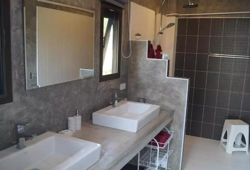 Deluxe-bungalow, Baan Chai Thung Resort