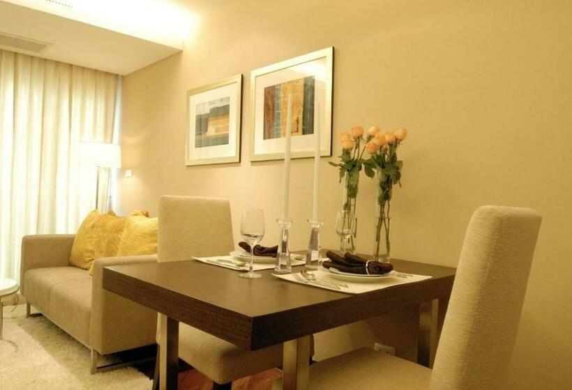 סוויטת 2 חדרי שינה, The Narathiwas Hotel & Residence Sathorn Bangkok