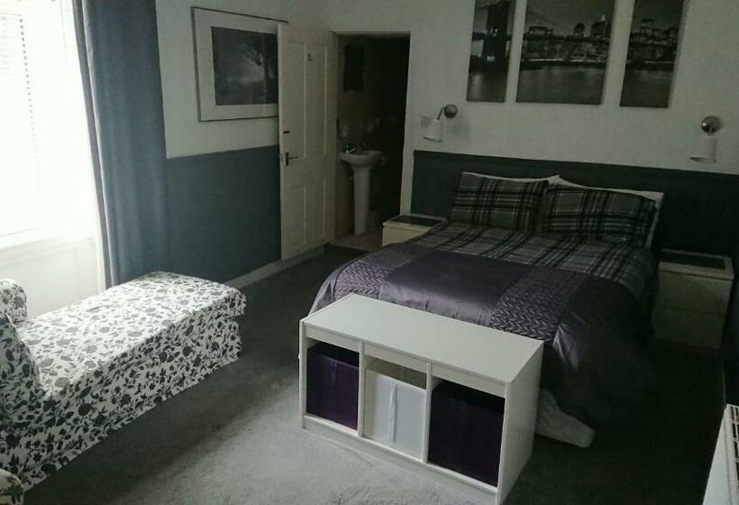 스탠다드 룸, Nethermains House