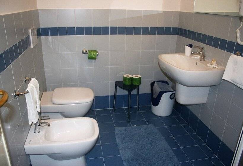 غرفة قياسية ثلاثية, Anna