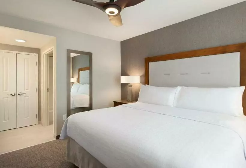 キングサイドベッドのスタンダードワンルーム, Homewood Suites By Hilton Syracuse  Carrier Circle
