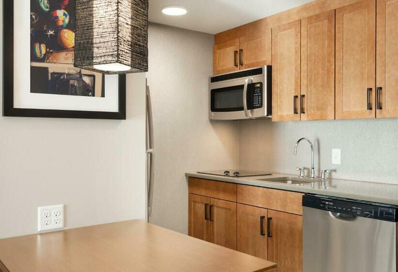 Люкс Кровать Кинг, Homewood Suites By Hilton Syracuse  Carrier Circle