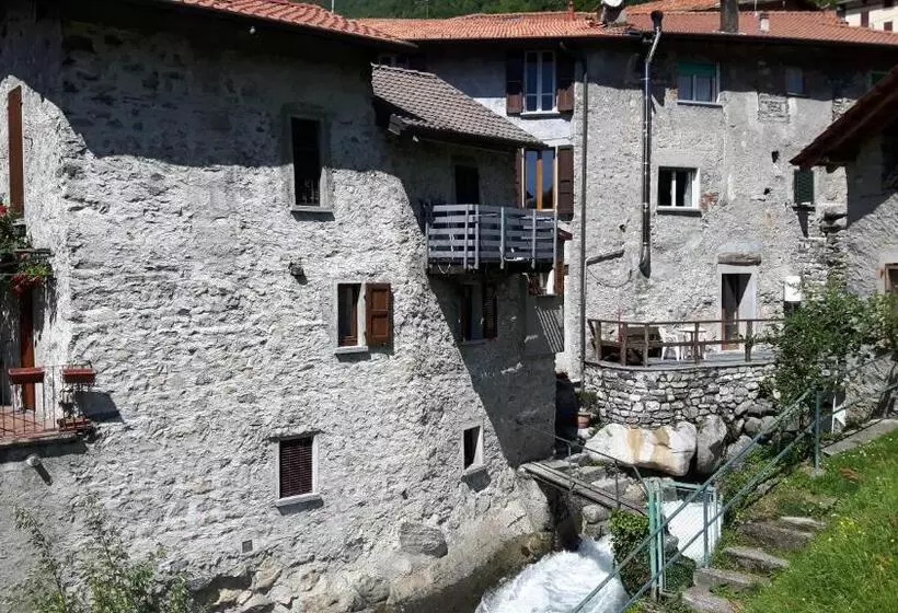 1 Bedroom Apartment Lake View, La Turr De Mezz