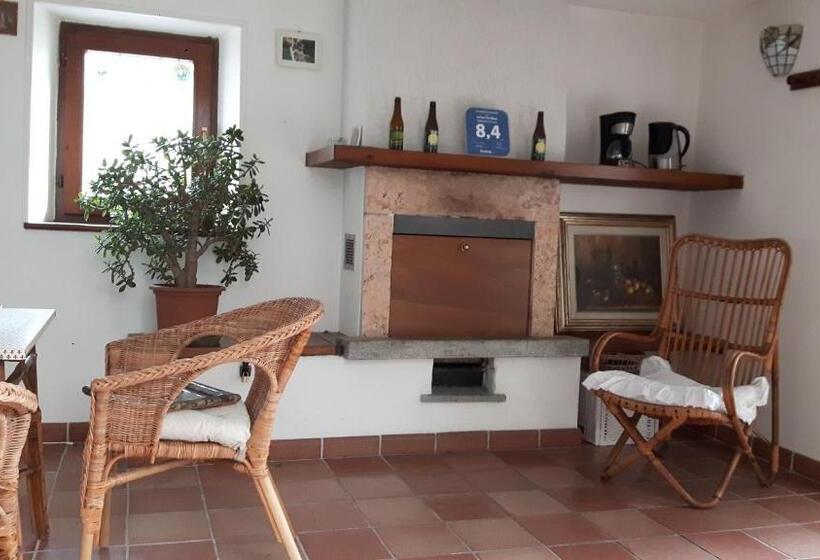 一楼标准间, La Turr De Mezz