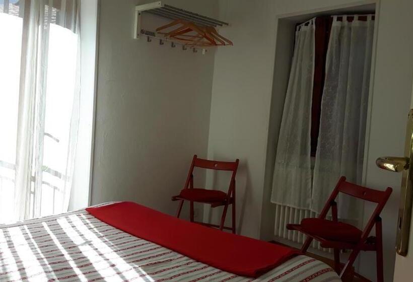 1 Bedroom Apartment Lake View, La Turr De Mezz