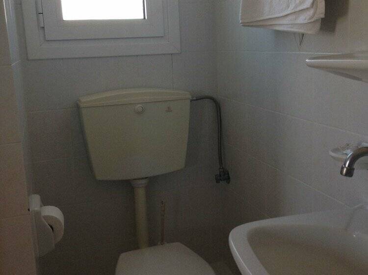 Studio Standard, Lito