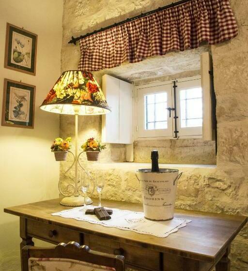 اتاق استاندارد سه نفره, Masseria Cianciò