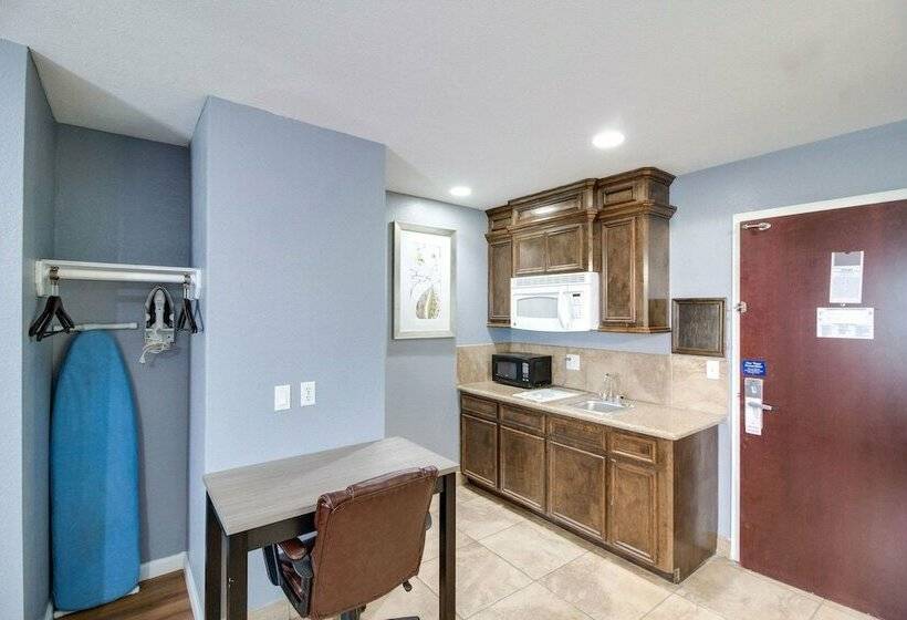 Люкс, Rodeway Inn & Suites Port Arthur   Groves