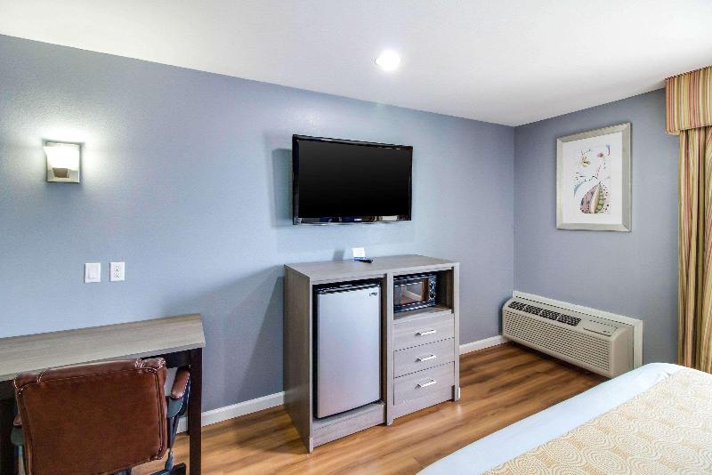 스탠다드 룸 킹사이즈 침대, Rodeway Inn & Suites Port Arthur   Groves