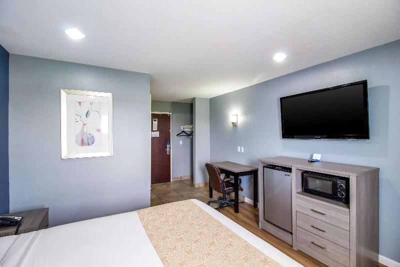 Quarto Estandar Cama King, Rodeway Inn & Suites Port Arthur   Groves