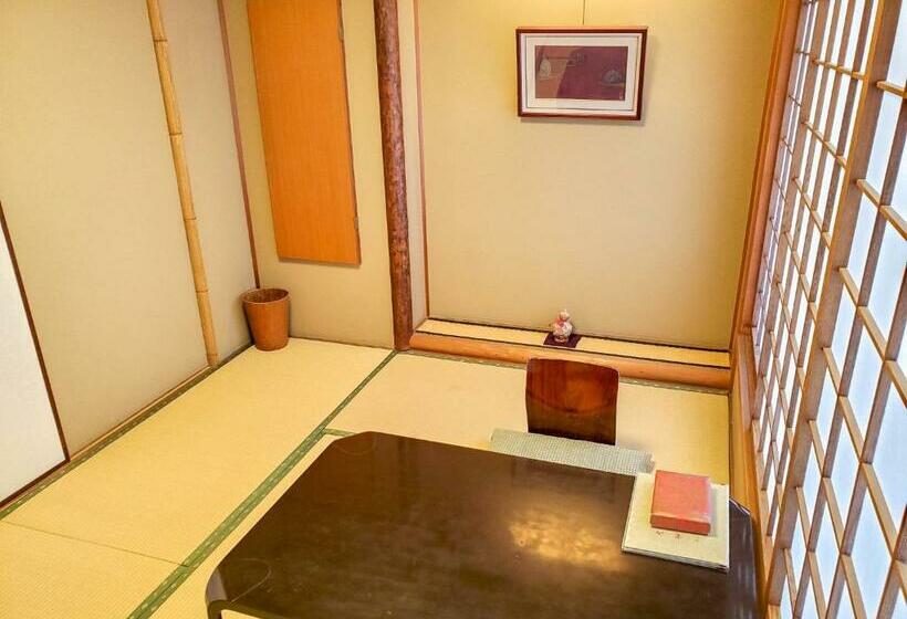 اتاق اکونومی, Ryokan Ryokufuso