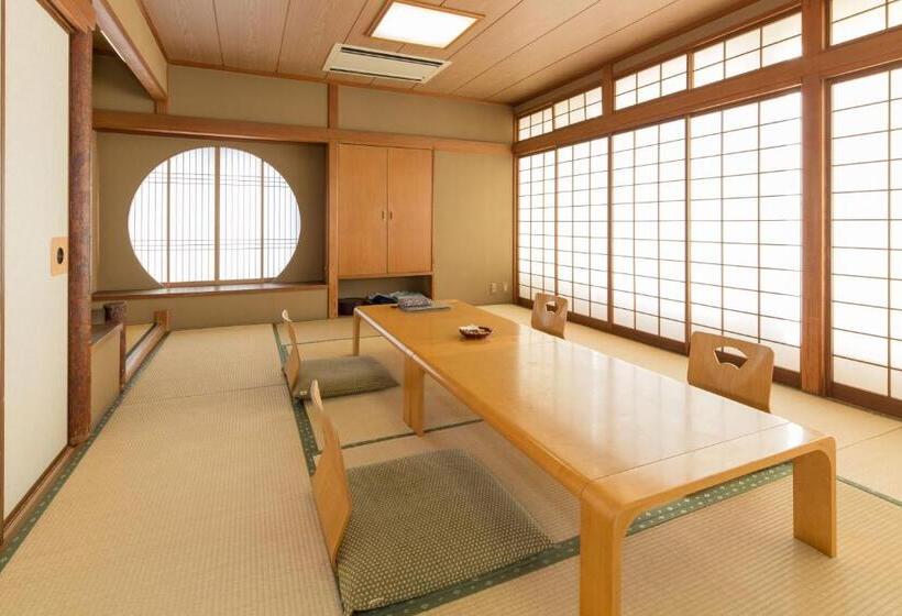 اتاق استاندارد چهار تخته, Ryokan Ryokufuso
