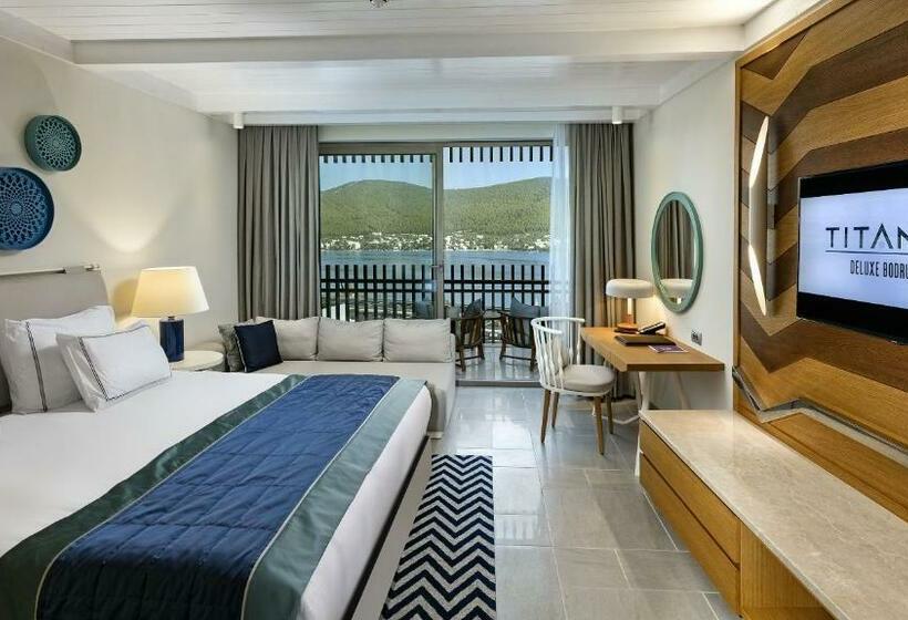 غرفة سوبيريور مطلّة علي البحر, Titanic Luxury Collection Bodrum
