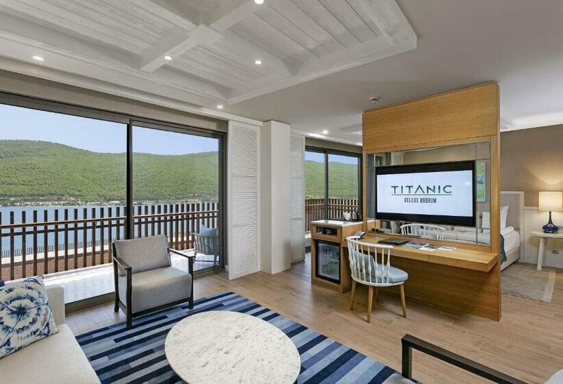 Номер Deluxe Вид на Море, Titanic Luxury Collection Bodrum