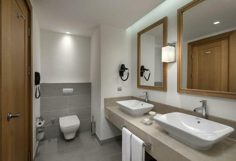 غرفة سوبيريور مطلّة علي البحر, Titanic Luxury Collection Bodrum