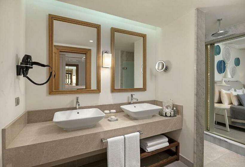 غرفة سوبيريور مطلّة علي البحر, Titanic Luxury Collection Bodrum