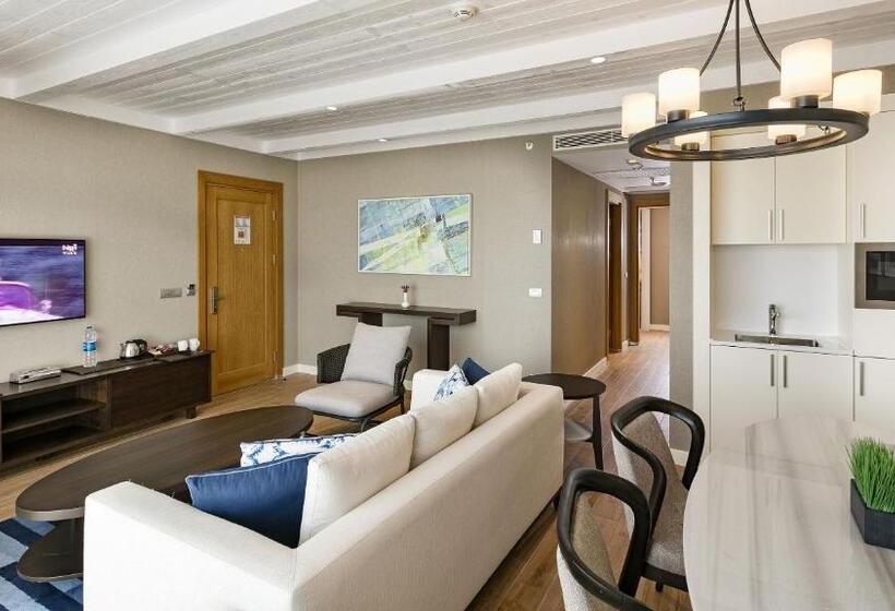 جناح عائلي, Titanic Luxury Collection Bodrum