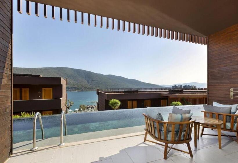 Superior swim-up room, Titanic Luxury Collection Bodrum