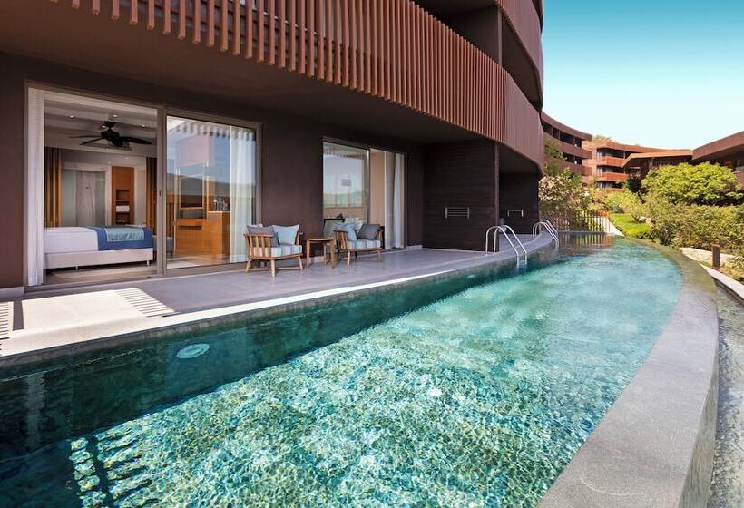 Номер Deluxe, Titanic Luxury Collection Bodrum