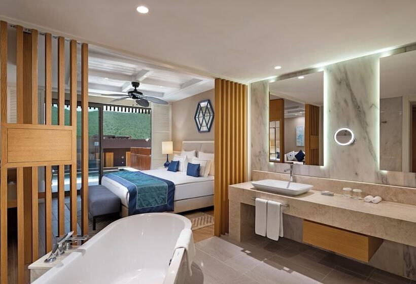 غرفة ديلوكس, Titanic Luxury Collection Bodrum