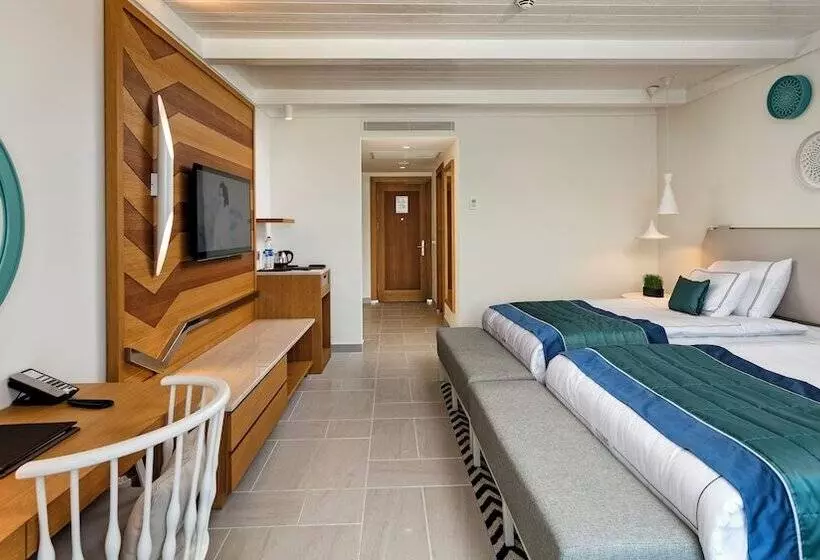 サイドオーシャンビュースタンダードルーム, Titanic Luxury Collection Bodrum