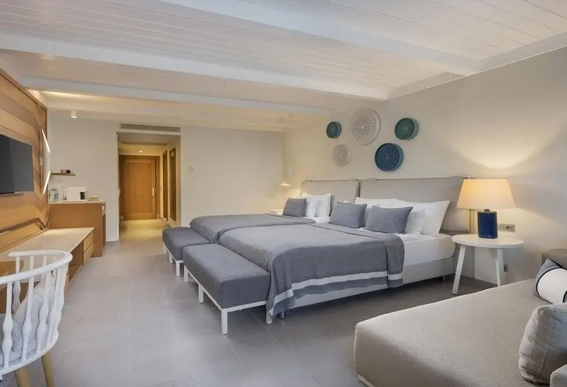 Superior swim-up room, Titanic Luxury Collection Bodrum