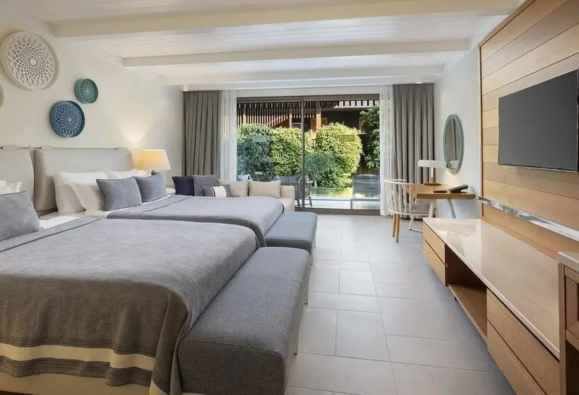 Superior swim-up room, Titanic Luxury Collection Bodrum