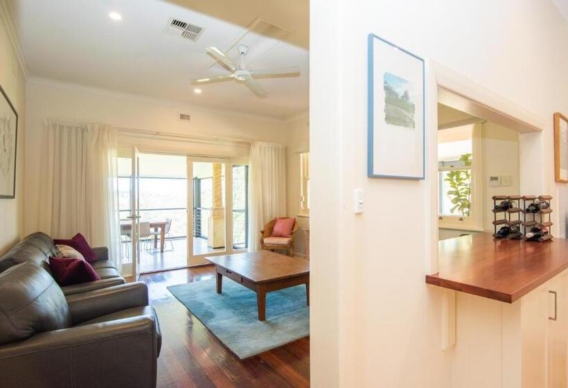 Люкс, Longview Vineyard