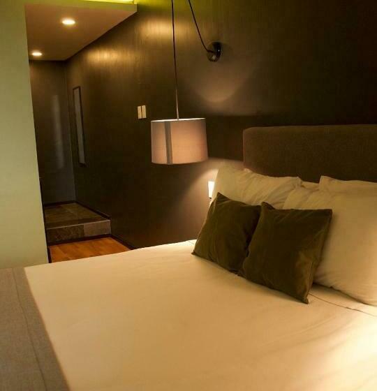 スタンダードスタジオ, Lusitania Suites