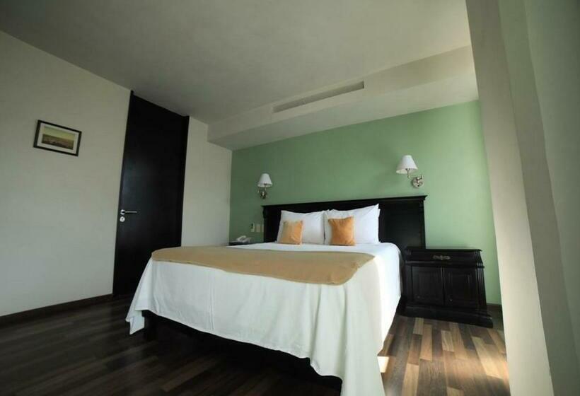 スタンダードスタジオ, Lusitania Suites