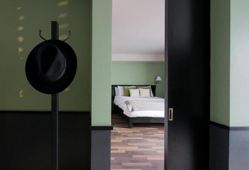 ジュニアスイート, Lusitania Suites