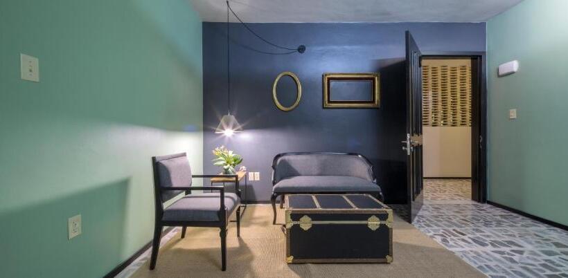 スイート, Lusitania Suites