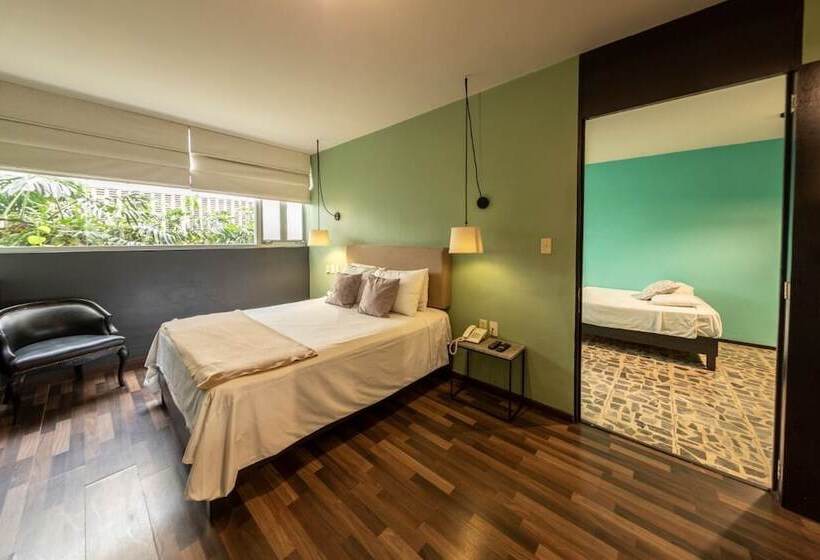 スーペリアースイート, Lusitania Suites