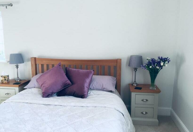 חדר דחוקס עם מיטת קינג, Slades Farm