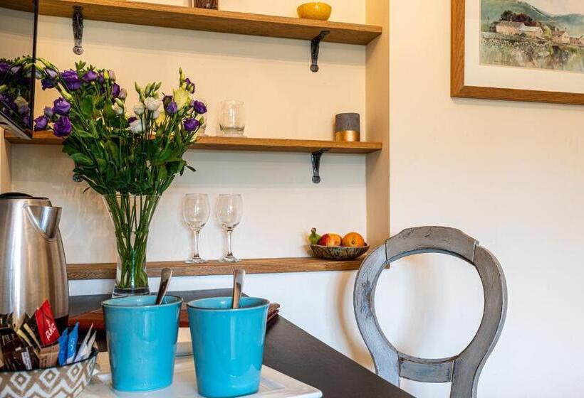 스탠다드 룸 킹사이즈 침대, Slades Farm