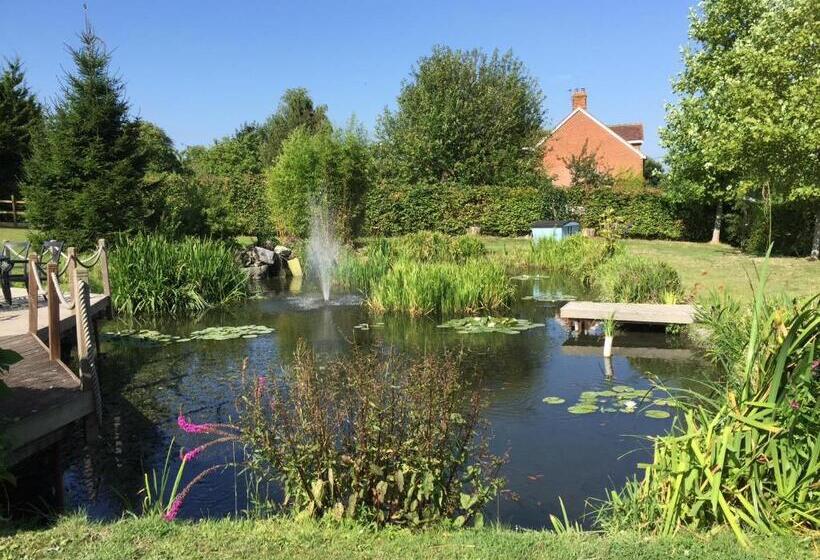 스탠다드 룸 킹사이즈 침대, Slades Farm