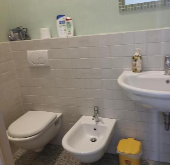 اتاق کلاسیک چهارنفره, Angelini