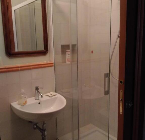 اتاق استاندارد, Angelini