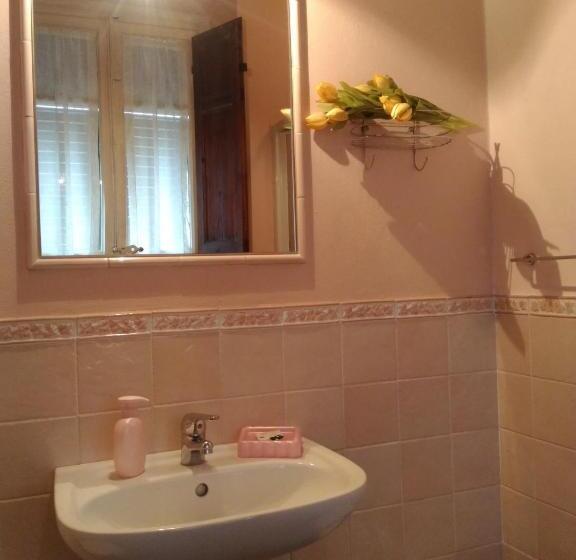 اتاق استاندارد, Angelini