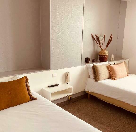 اتاق استاندارد سه نفره, De L Europe