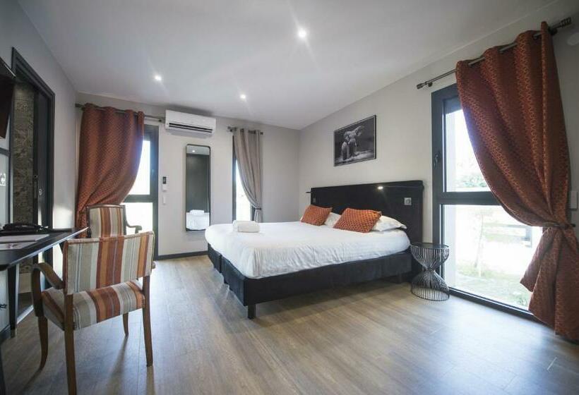 Номер Стандарт, Domaine De Larchey