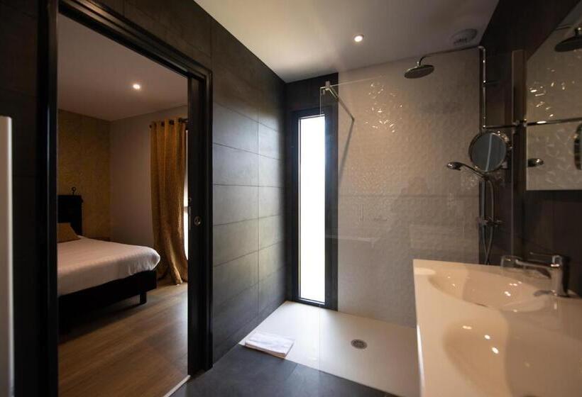 家庭间, Domaine De Larchey