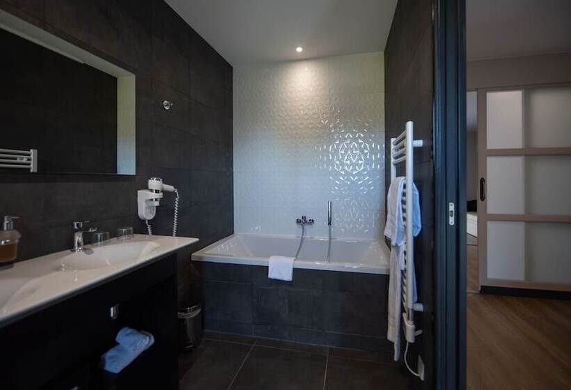 家庭间, Domaine De Larchey