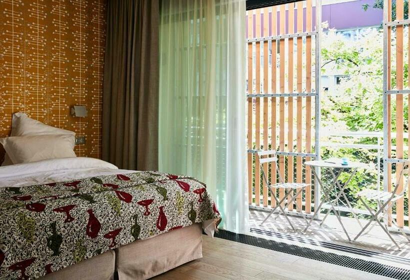 バルコニー付きデラックスルーム, Eden Lodge Paris