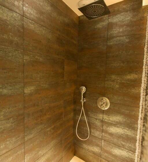 スタンダードルーム, Eden Lodge Paris