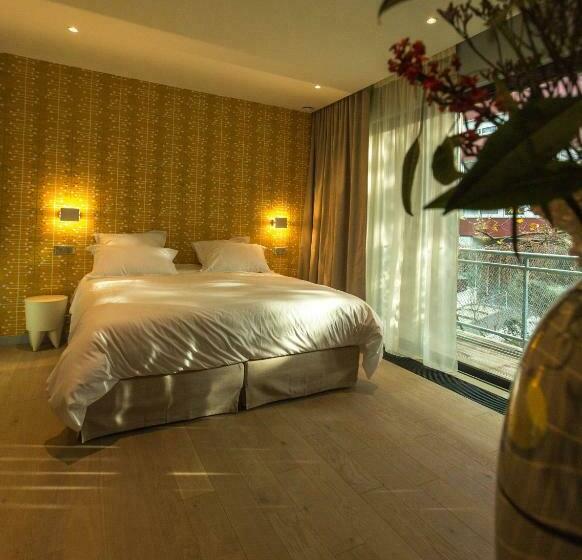 バルコニー付きデラックスルーム, Eden Lodge Paris