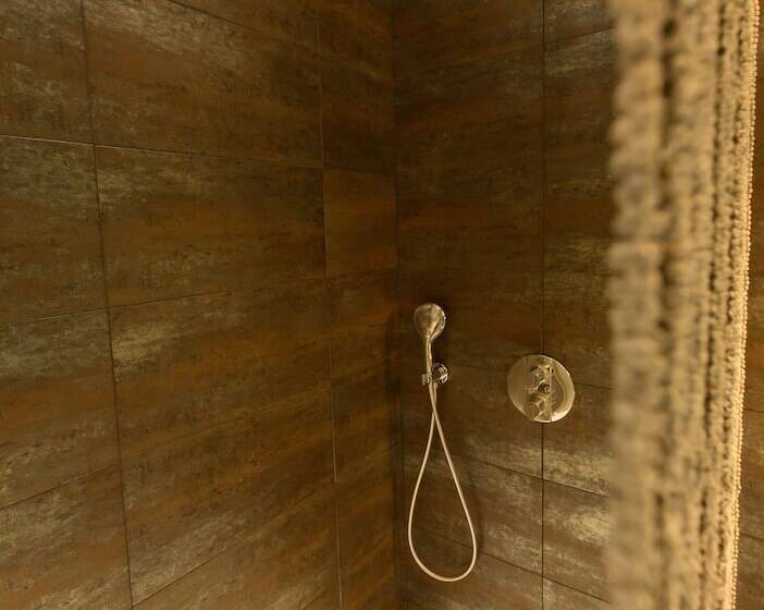 スタンダードルーム, Eden Lodge Paris