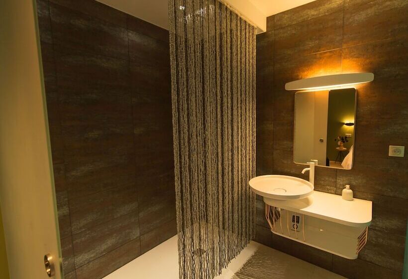 スタンダードルーム, Eden Lodge Paris