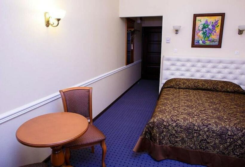 标准单人间, Ekaterinodar