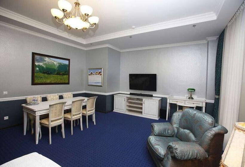 高级套房, Ekaterinodar